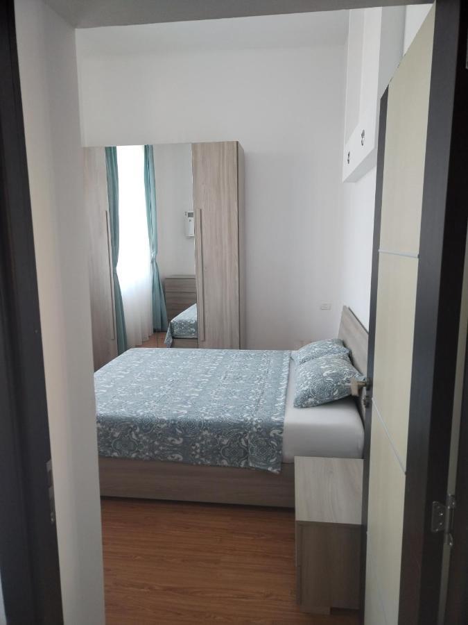 Апартаменти Apartament Nimfea Орадя Екстер'єр фото