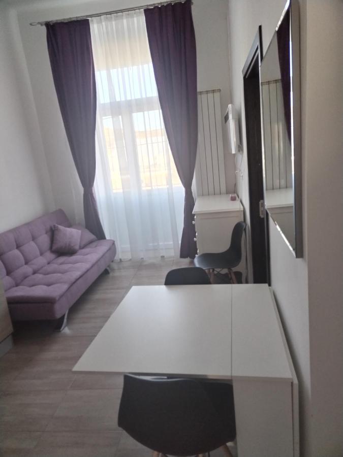 Апартаменти Apartament Nimfea Орадя Екстер'єр фото